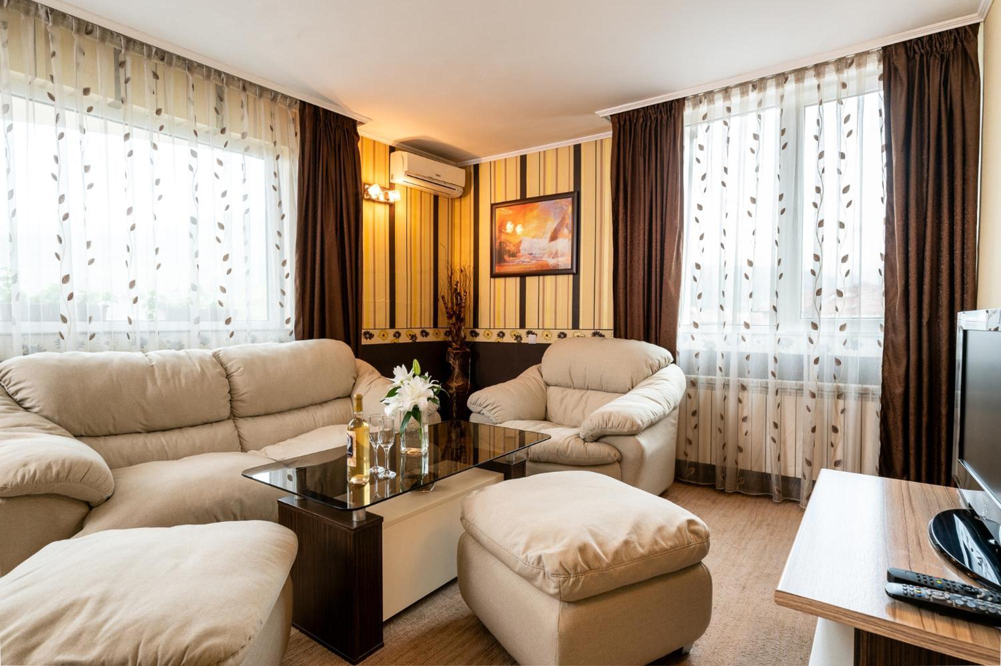 Spa Hotel Holiday Velingrad Buitenkant foto