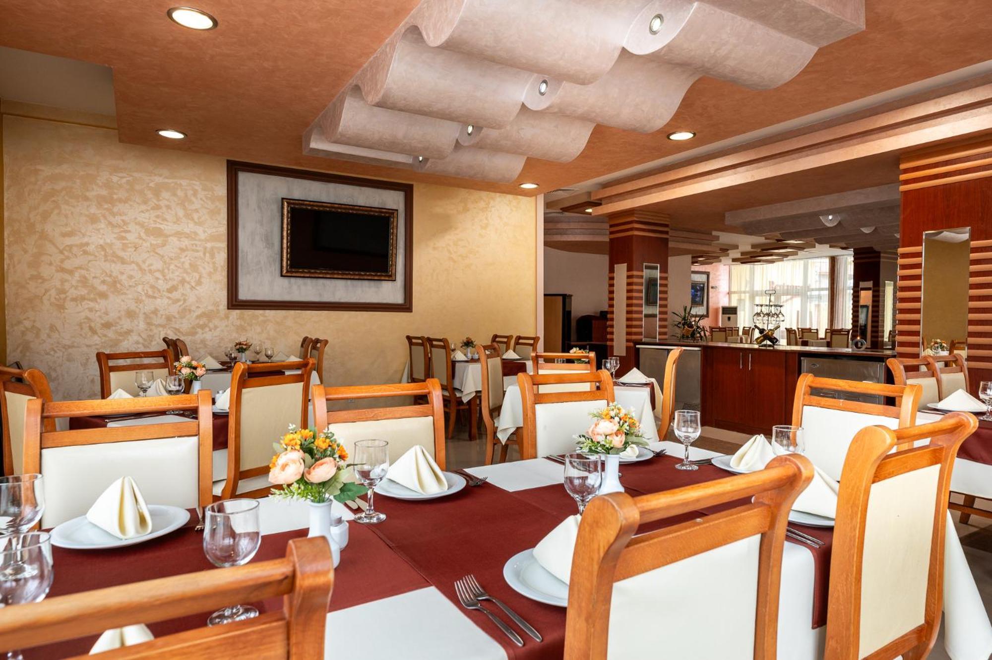Spa Hotel Holiday Velingrad Buitenkant foto