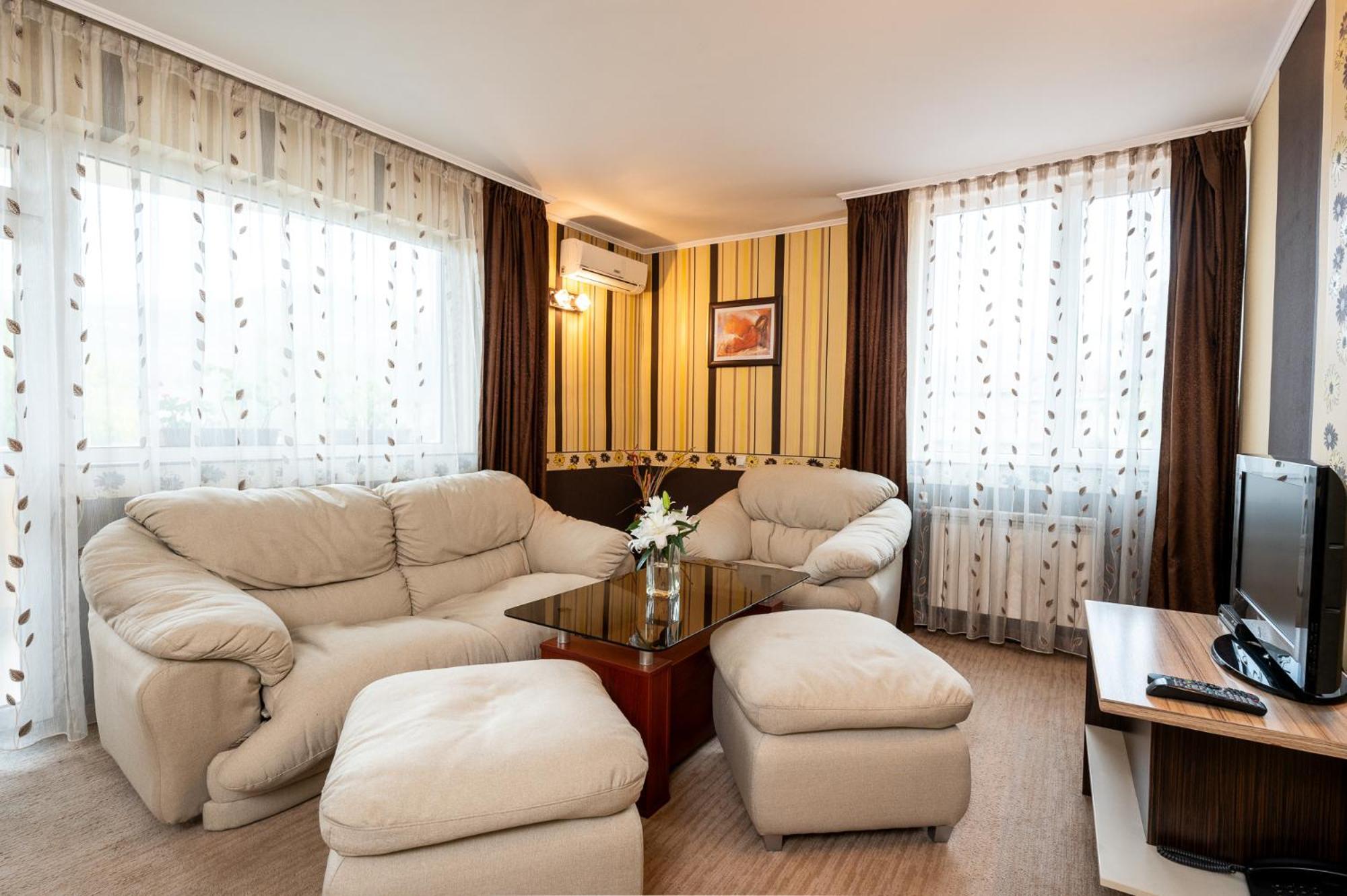 Spa Hotel Holiday Velingrad Buitenkant foto